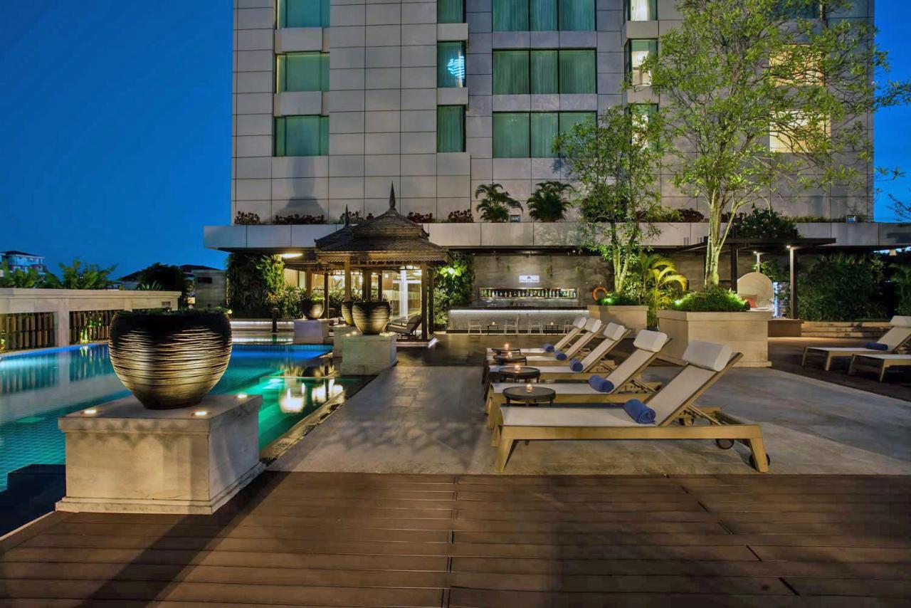 Pullman Yangon Centrepoint Hotel Exterior foto
