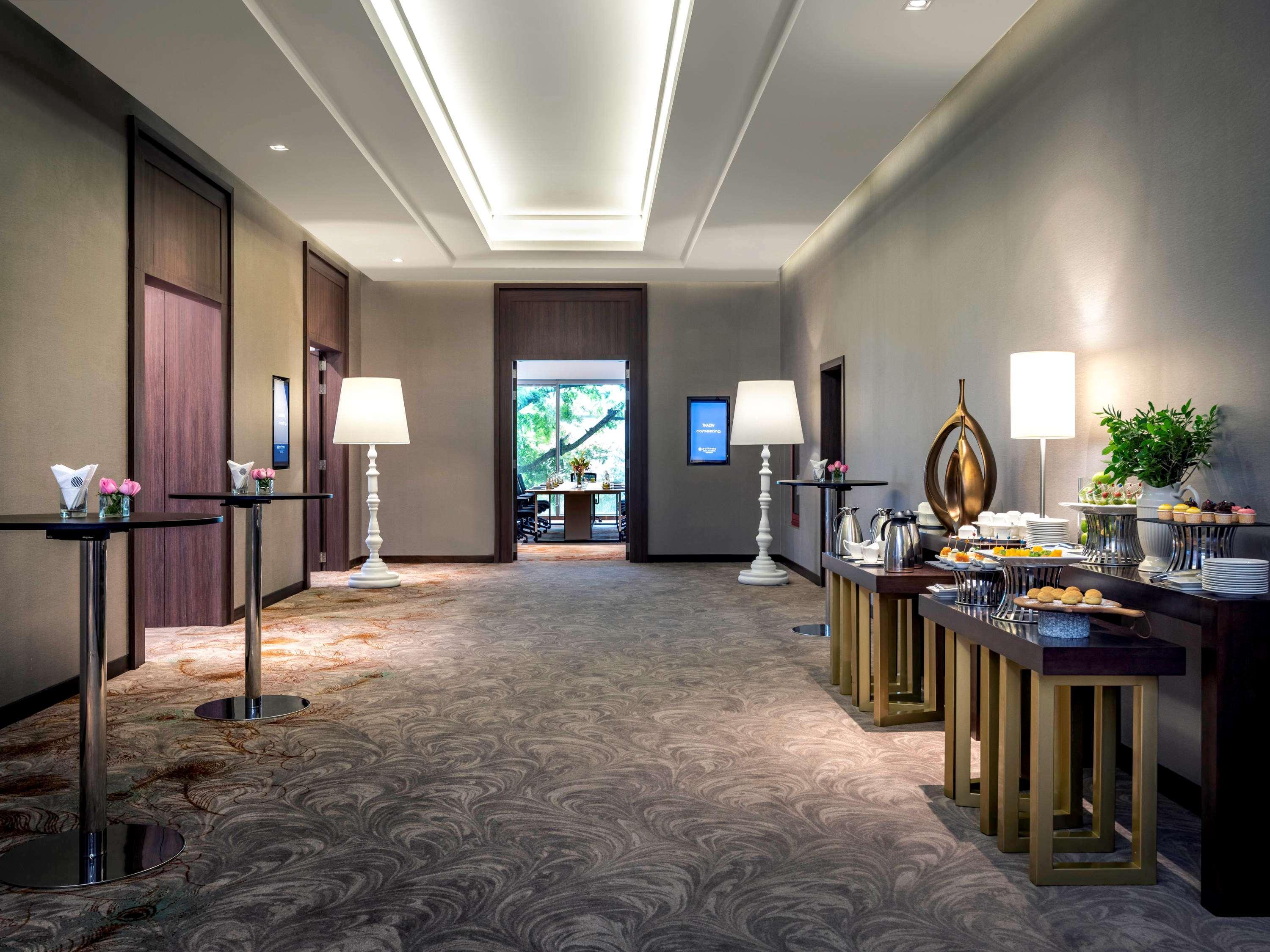 Pullman Yangon Centrepoint Hotel Exterior foto
